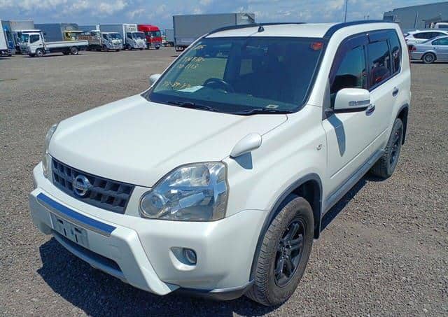 NISSAN 