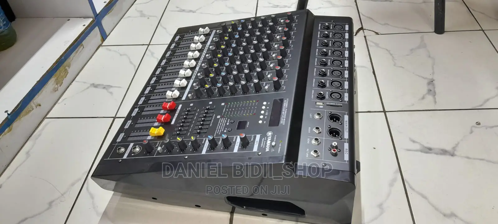 YAMAHA power mixer