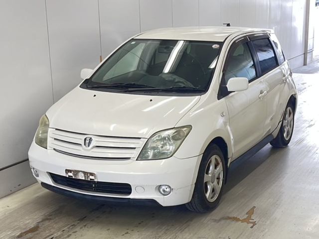 Toyota IST 2005